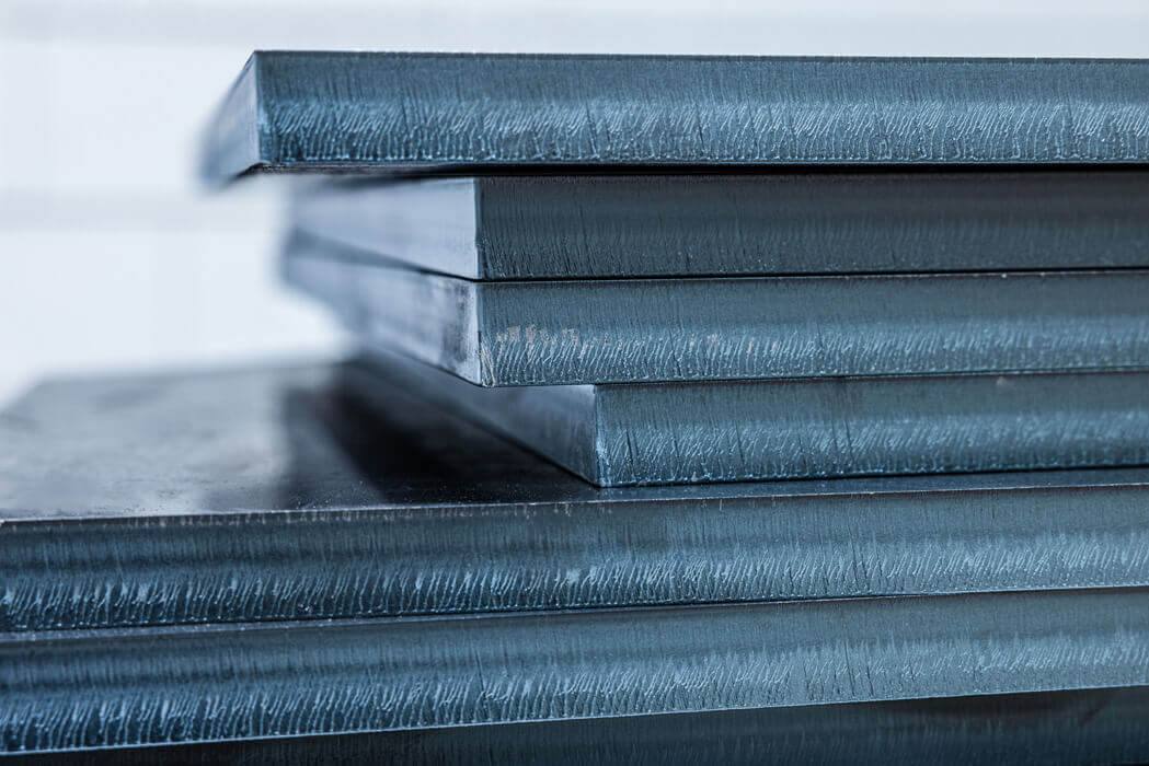 plate closeup thick cutted plate